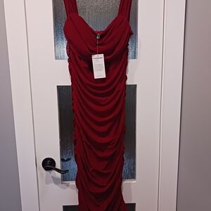 Elegant Burgundy Ruched Midi Dress